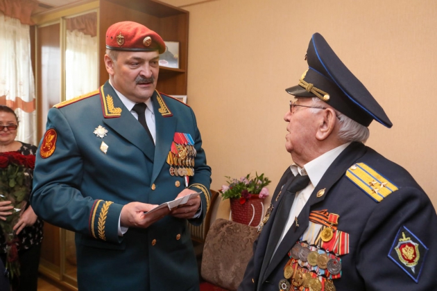 Сергей Меликов поздравил ветерана ВОВ Курбана Курбанова с Днём Победы