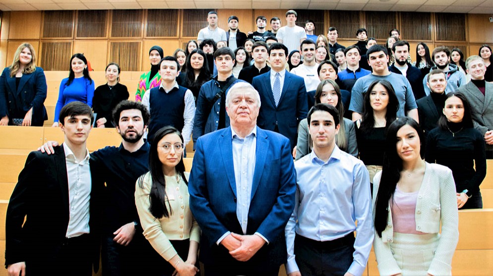 Литературный вечер Расула Гамзатова в МГИМО