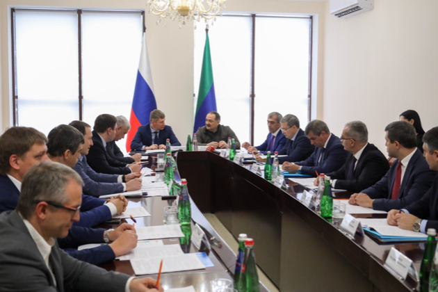 Максим Решетников и Сергей Меликов провели совещание по вопросам социально-экономического развития Дагестана