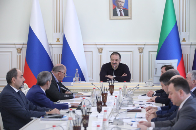 Сергей Меликов провёл оперативное совещание по актуальным вопросам развития Дагестана