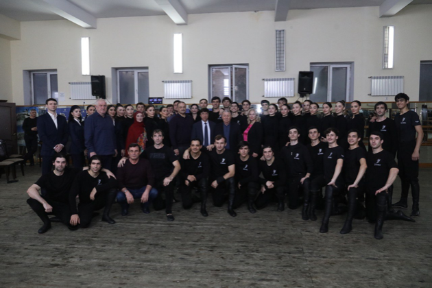 Сергей Меликов встретился с коллективом академического заслуженного ансамбля танца Дагестана «Лезгинка»