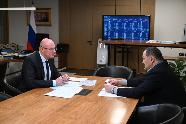 Дмитрий Чернышенко и Сергей Меликов обсудили выполнение поручений Президента России по развитию туристической инфраструктуры в Дагестане