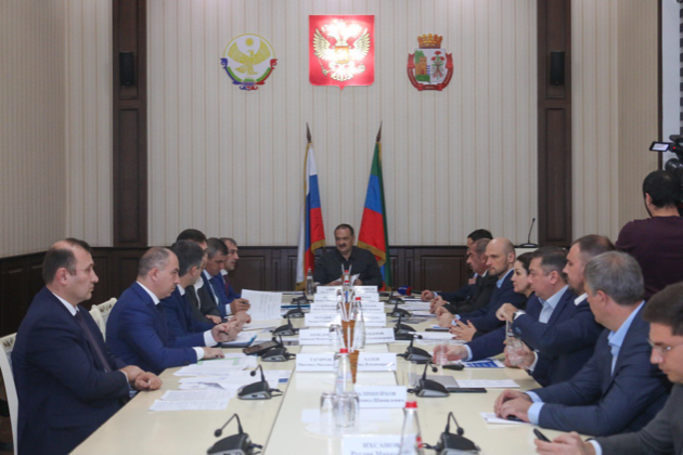 Сергей Меликов провел совещание по вопросам комплексного развития Дербента