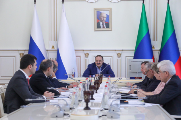 Сергей Меликов провел оперативное совещание по актуальным вопросам