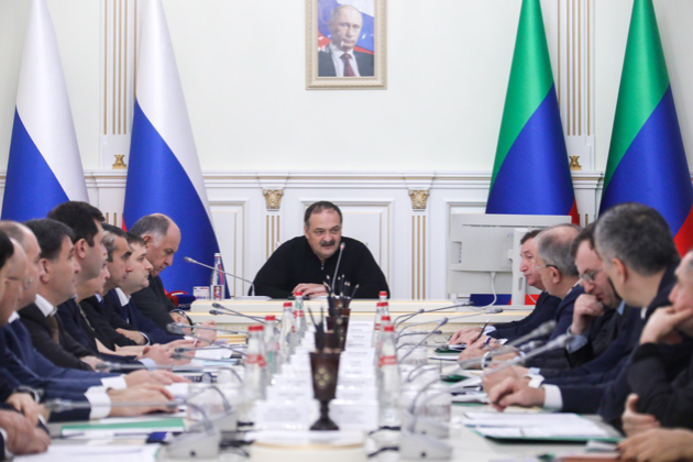 Сергей Меликов провел совещание по основным направлениям развития здравоохранения Дагестана