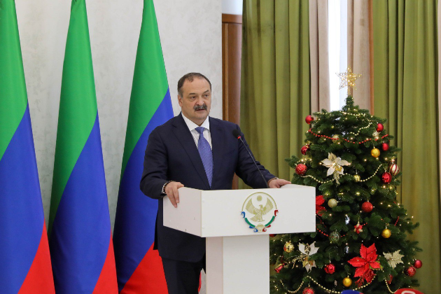 Сергей Меликов вручил государственные награды отличившимся дагестанцам