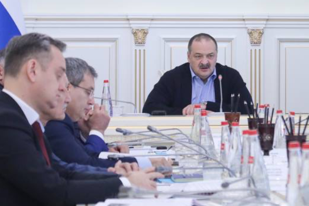 Под руководством Сергея Меликов прошло заседание Оперштаба по развитию экономики РД