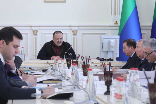 Глава Дагестана провел совещание по актуальным вопросам
