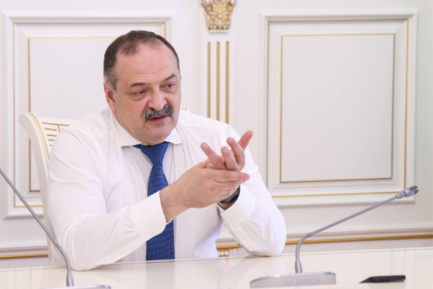 Глава Дагестана провел заседание рабочей группы по переселению каспийчан из аварийного жилья