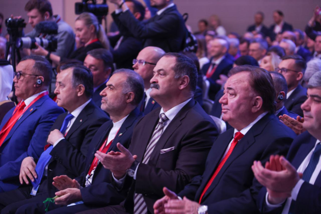 Сергей Меликов принял участие в пленарной сессии Кавказской инвестиционной выставки