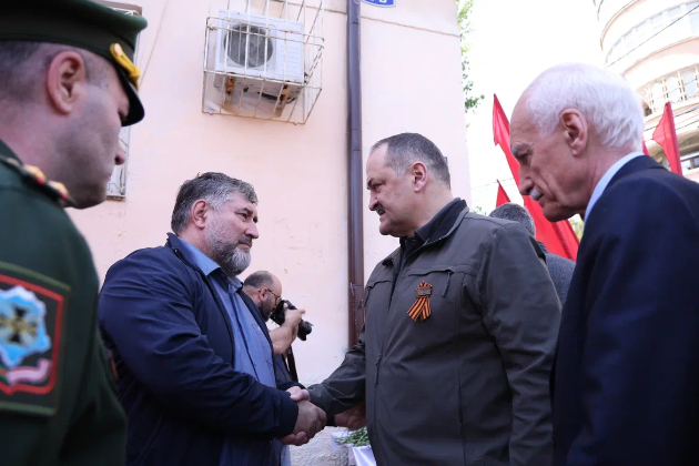 Сергей Меликов открыл мемориальные доски участникам СВО