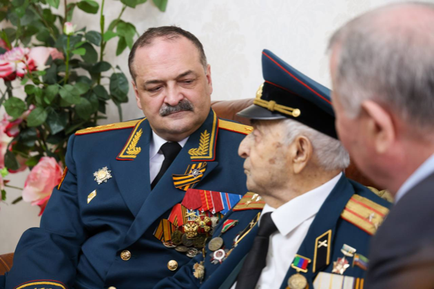 Сергей Меликов поручил увековечить при жизни имя ветерана-долгожителя Ильяса Казиханова