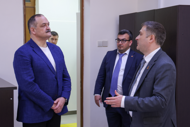 Сергей Меликов осмотрел помещения будущего отделения фонда «Защитники Отечества» в Дагестане