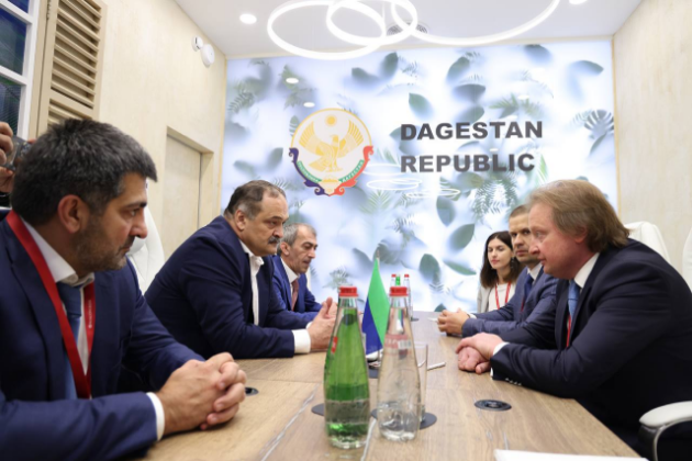 Сергей Меликов встретился на ПМЭФ с руководством Белгородской области