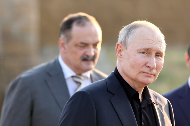 Владимир Путин посетил цитадель Нарын-Кала и дербентскую Джума-мечеть