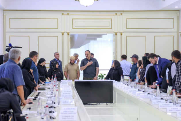 Сергей Меликов встретился с семьями дагестанских военнослужащих