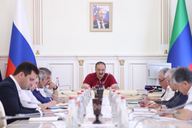 Сергей Меликoв провел еженедельное совещание по актуальным вопросам