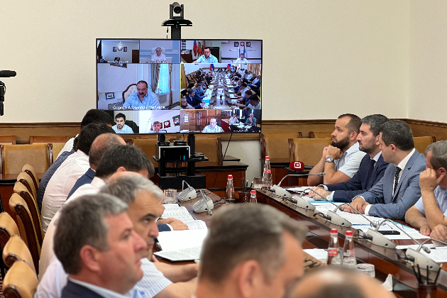 Сергей Меликов провёл совещание по актуальным для дагестанцев вопросам