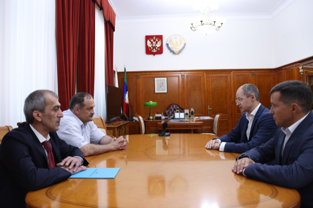 Сергею Меликову представили нового руководителя УФНС по Дагестану