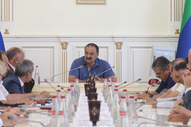 Сергей Меликов провёл заседание оргкомитета по подготовке к празднованию юбилея поэта Расула Гамзатова