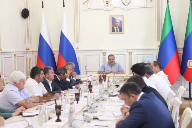 Готовность объектов образования к открытию в День знаний обсудили под руководством Сергея Меликова