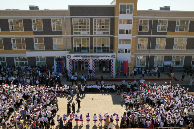 При участии президента России в микрорайоне «Ипподром» открыли новую школу