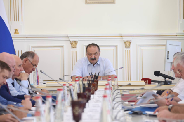 Сергей Меликов провел заседание Комиссии по противодействию коррупции в Дагестане