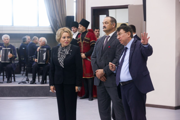 Валентина Матвиенко и Сергей Меликов открыли в Махачкале дом танца «Лезгинка»