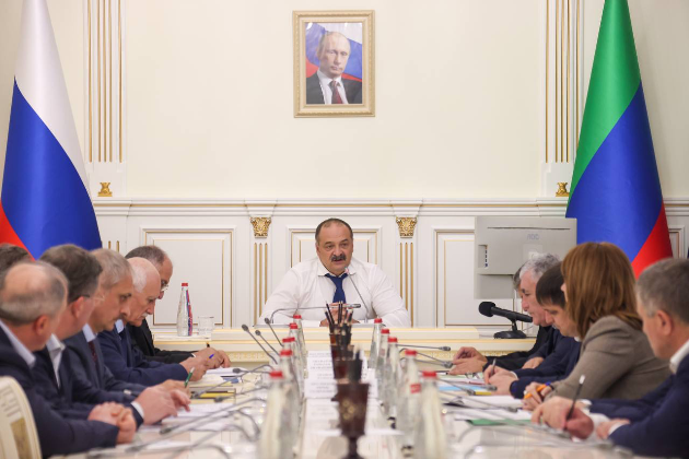 Сергей Меликов провел оперативное совещание по ситуации в регионе