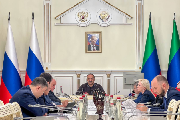 Сергей Меликов провел совещание по вопросам строительства социальных объектов