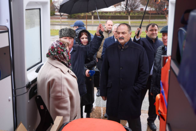 Сергей Меликов передал медорганизациям республики 21 новый автомобиль скорой медицинской помощи