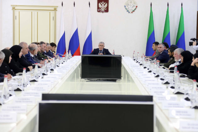 По поручению главы Дагестана Магомед Баачилов встретился с семьями военнослужащих