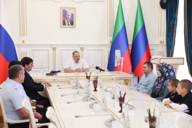 Сергей Меликов встретился с народными героями – участниками событий 23 июня