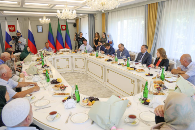 Сергей Меликов встретился с родителями участников спецоперации