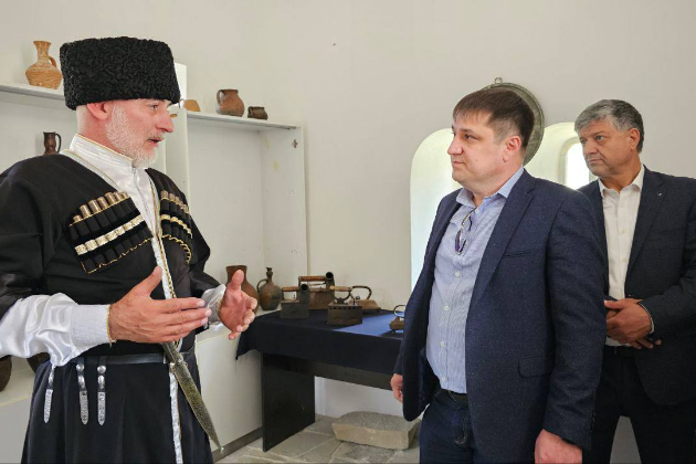 Махач Омаров провел выездное заседание Попечительского совета Русского географического общества