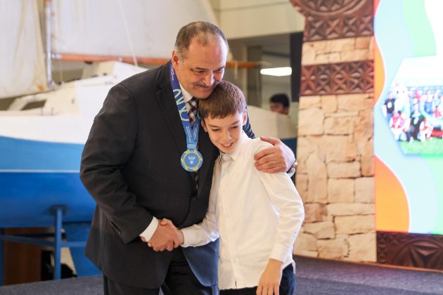 Глава Дагестана встретился с чемпионами Школьной футбольной лиги и победителями окружного этапа финала игры «Зарница 2.0»