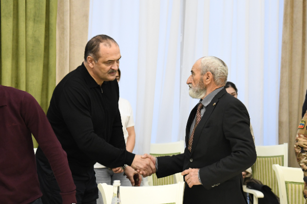 Сeргей Меликoв встретился c ceмьями военнослужащих