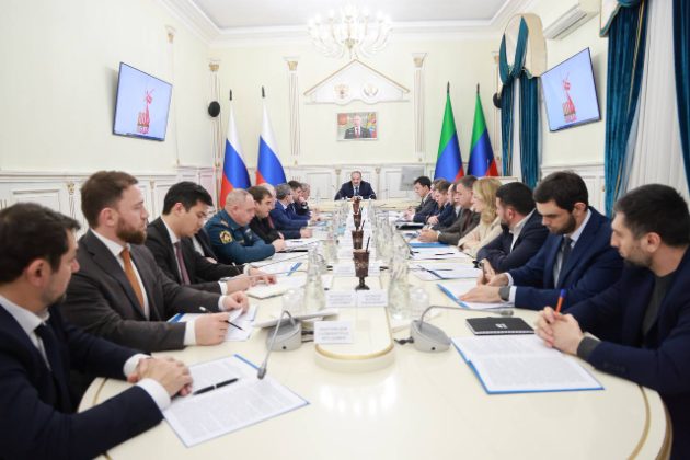 Сергей Меликов провел совещание по организации управленческой деятельности в Махачкале