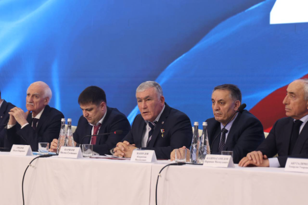 Герой России Магомед Баачилов встретился с семьями военнослужащих