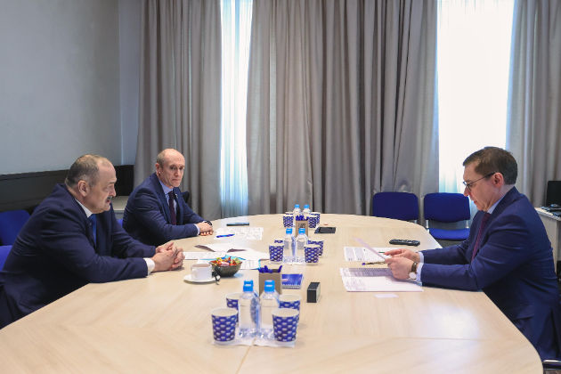 Владимир Якушев обсудил с главой Дагестана Сергеем Меликовым планы по реализации народной программы «Единой России»