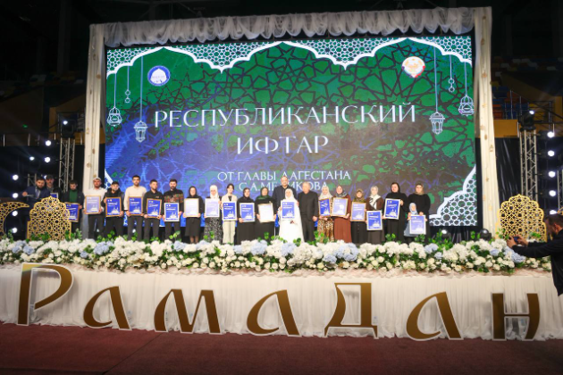 В Каспийске прошел масштабный общереспубликанский ифтар от имени Сергея Меликова