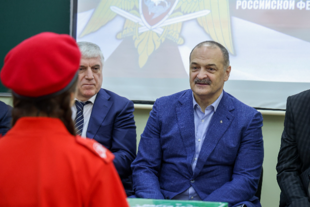 Сергей Меликов посетил школу №46 и пообщался с будущими защитниками Отечества