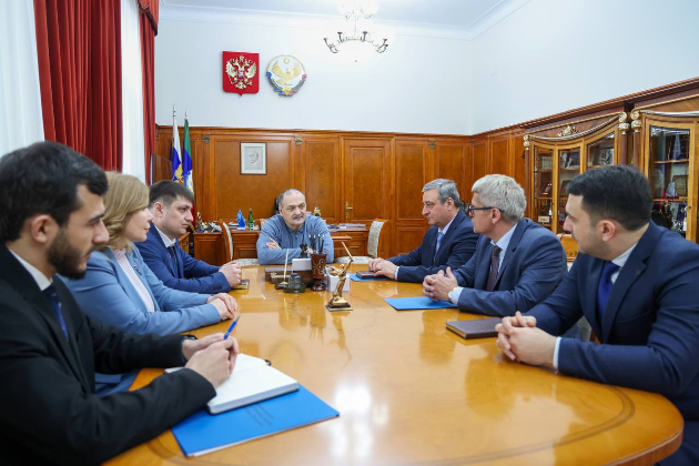 Сергей Меликов встретился с представителями Дагестана в Азербайджане и Иране