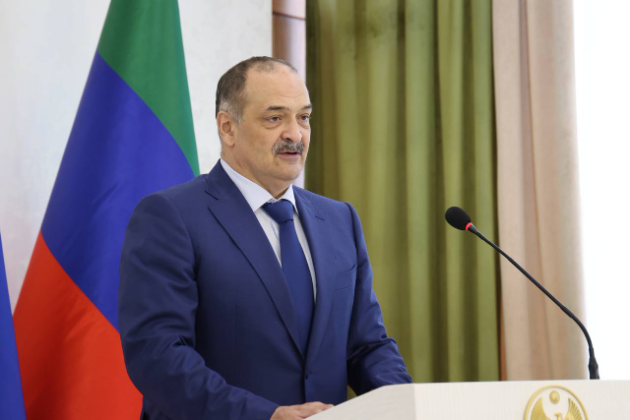 В День России Сергей Меликов вручил госнаграды дагестанцам