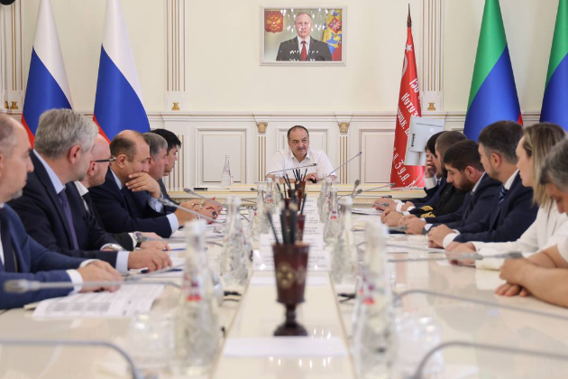 Под руководством Сергея Меликова обсудили развитие Махачкалинского морского торгового порта