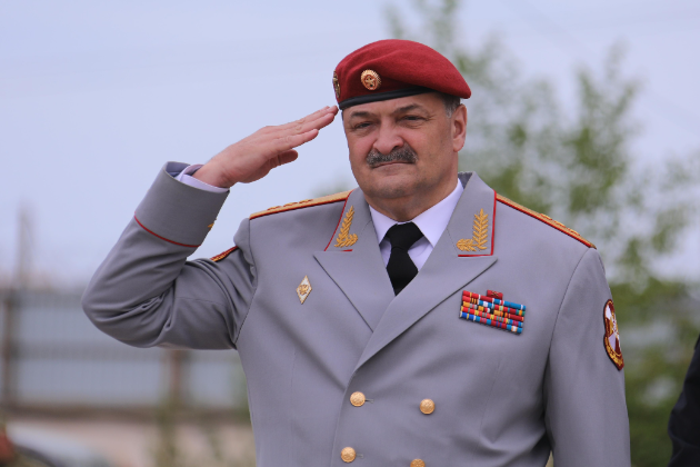 Сергей Меликов поздравил десантников с Днем ВДВ