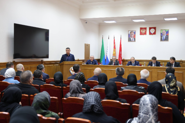 С заботой о близких участников СВО: Сергей Меликов встретился с семьями военнослужащих