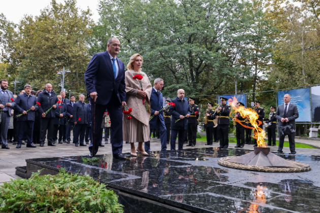 Сергей Меликов и участники Горного почтили память героев Великой Отечественной войны