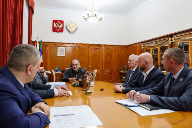 Сергей Меликов встретился с участниками программ «Время героев» и «Доблесть гор»