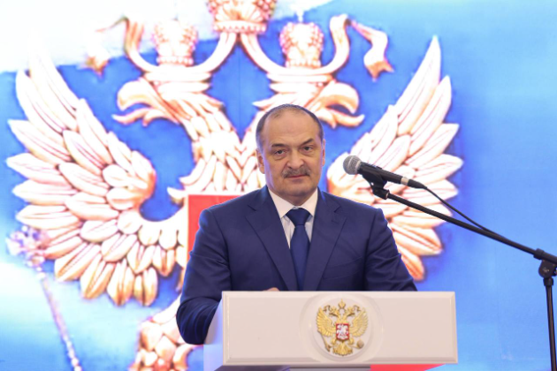Сергей Меликов вручил отличившимся дагестанцам государственные награды